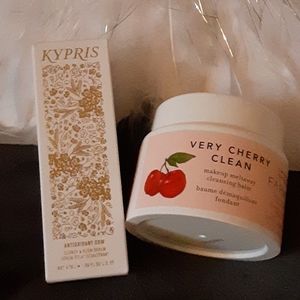 Hydrating skin cleanser and Makeup remover bundle.